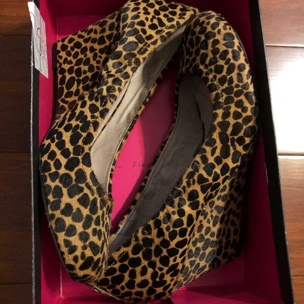 Vince Camuto cheetah wedges
